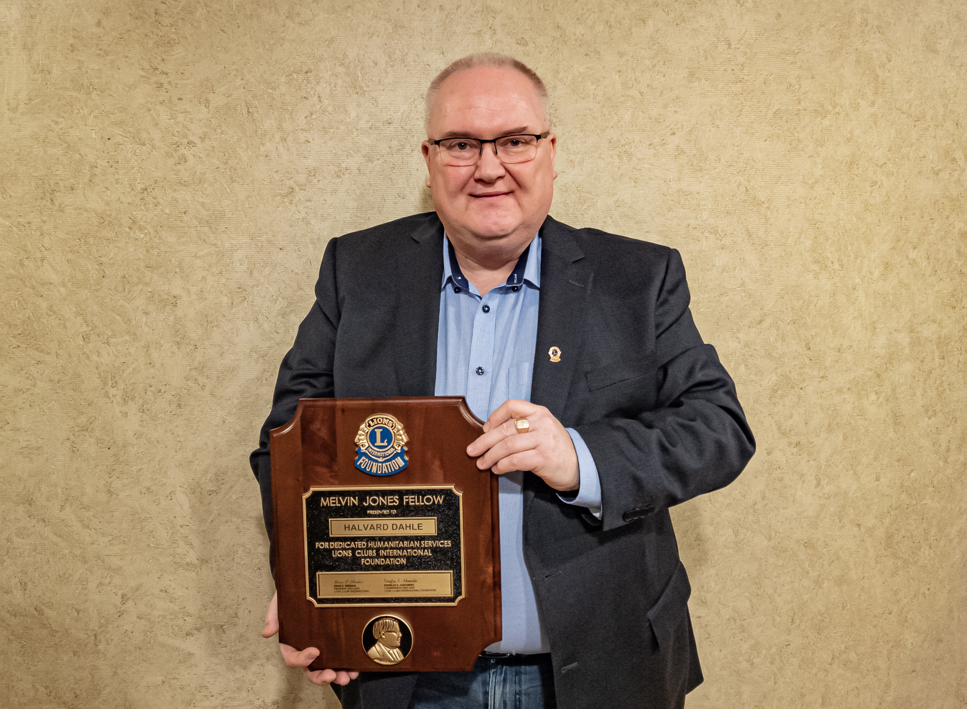 Melvin Jones til Halvard Dahle